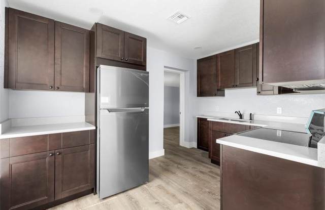 683 NW 21st St photos photos