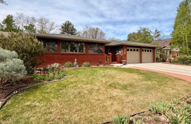 Fully Furnished Rockmont Heights Home with Sunroom, Multiple Fireplaces & Private Yard Gallery 3