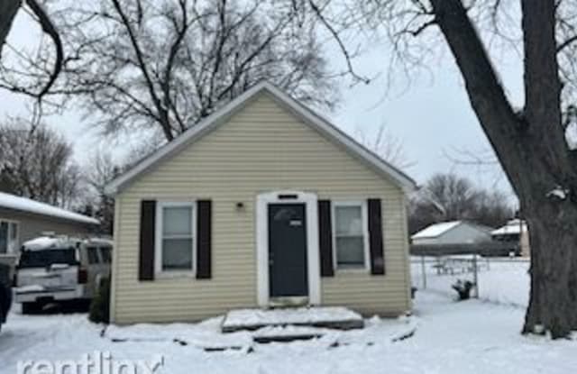 19925 Deering St - 19925 Deering Street, Livonia, MI 48152
