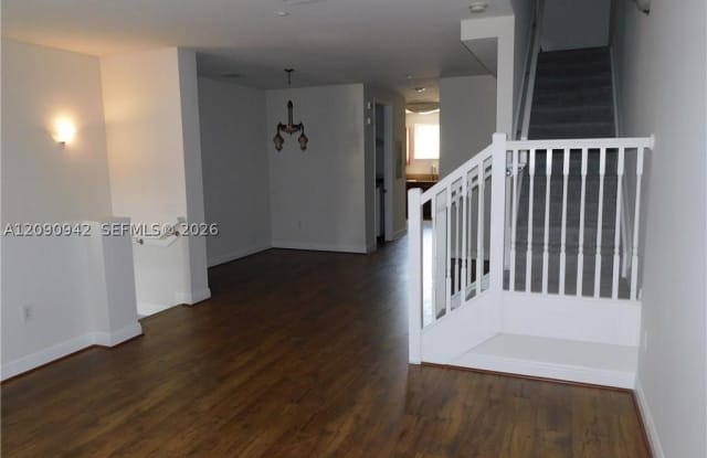 1338 SW 3rd Ct Gallery 4