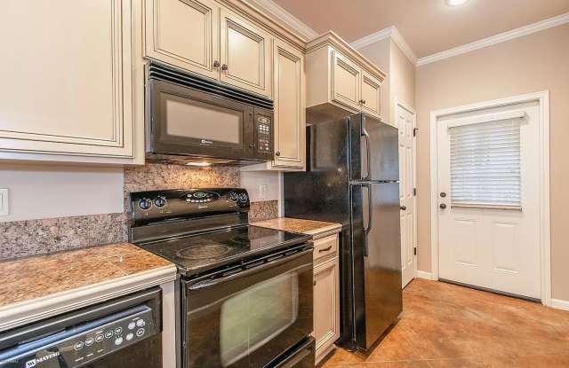Spacious 3BR/2BA Single-Family Home in Desirable 70503 Gallery 3
