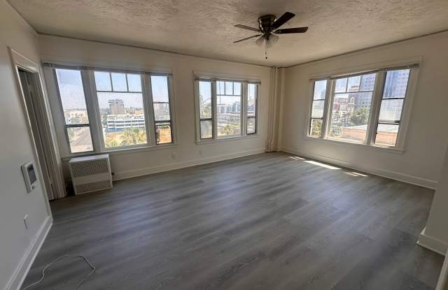 Bright & Spacious 1 Bed / 1 Bath in the Heart of Downtown Long Beach Gallery 4