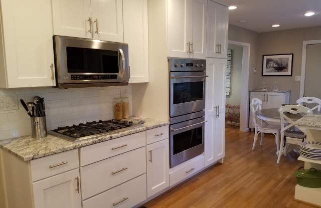 6901 BREEZEWOOD TERRACE Gallery 3