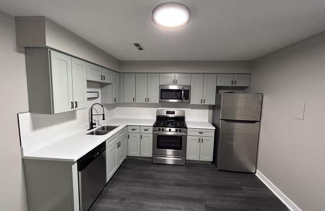 2740 40th St photos photos