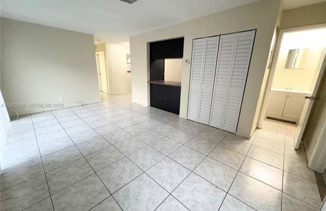 813 SW 10th St photos photos