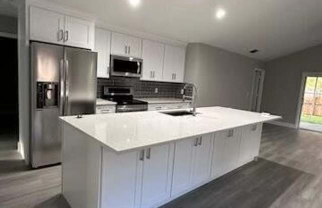 1596 Hawthorne Place Gallery 4