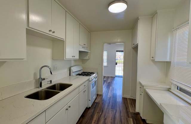 14902 S. Inglewood Ave. photos photos