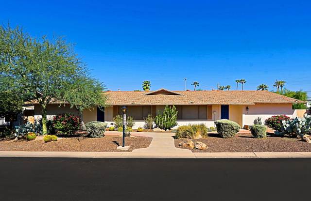 12th Place Triplex 6203 photos photos