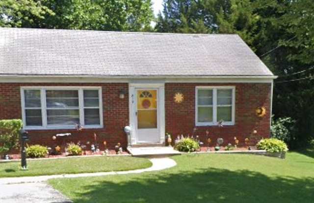 Beautiful Brick Home in Bellfontaine - 819 Fontaine Place, Bellefontaine Neighbors, MO 63137 Beautiful Brick Home in Bellfontaine - 819 Fontaine Place, Bellefontaine Neighbors, MO 63137