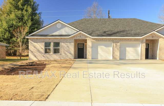 655 N Genevieve Ave photos photos