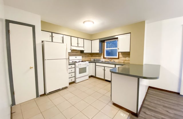 4884 Stauffer Avenue Southeast Gallery 3