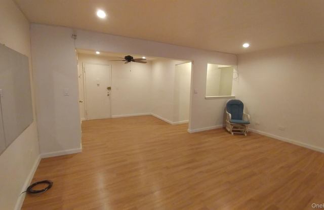 4107 Bowne Street Gallery 2