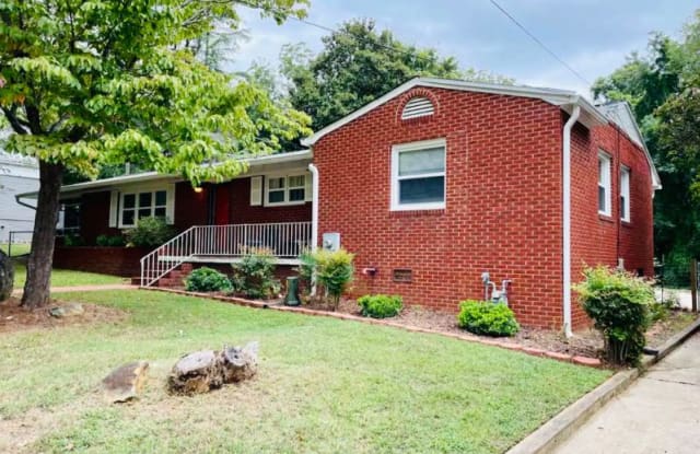 316 Hillsboro St - 316 Hillsboro Street, Pittsboro, NC 27312