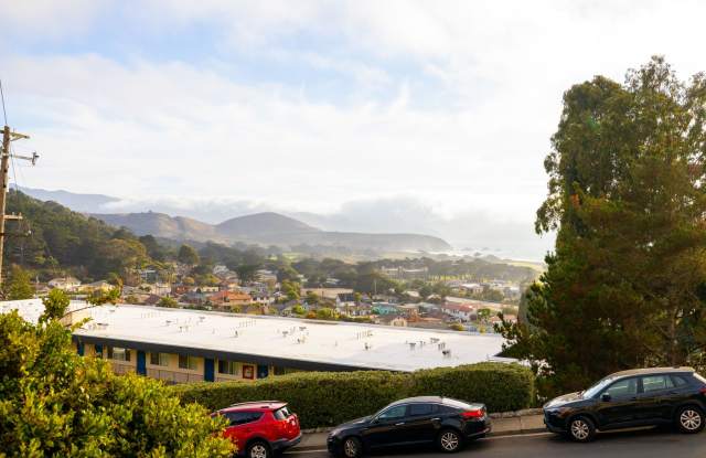 Beautiful 1 bedroom in Pacifica with ocean views! Gallery 1