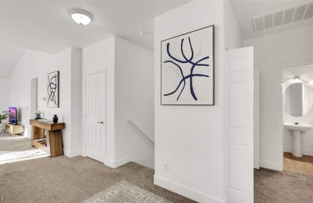 721 PEACHY CANYON Circle Gallery 3
