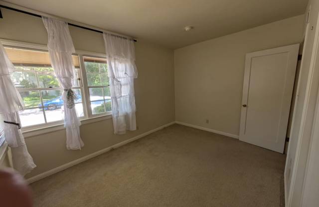 2941 Regina Way -Updated 2BD Duplex in Desirable Land Park photos photos