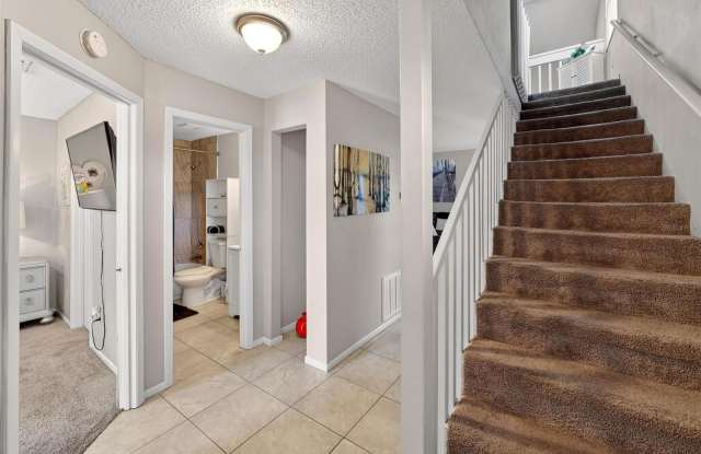1300 WOODMAN Way Gallery 4