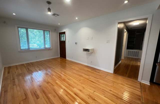 Renovated 3-bedroom/1-bath + Bonus Room in South Austin photos photos