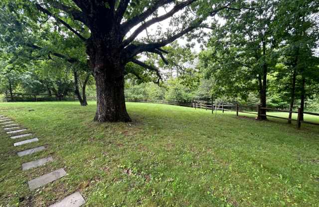 Ashe Lake Community Home Surrounded By Nature! Gallery 3