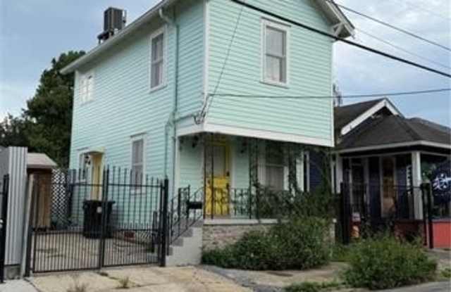 3948 CONSTANCE STREET photos photos