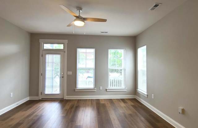 800 Nixon Street unit: 2 photos photos