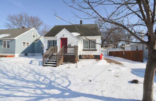 Updated 3 Bed, 1 Bath Home Near Downtown  Soldiers Field photos photos