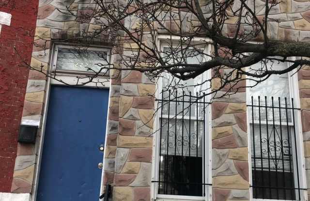 2 Bedroom 1 Bath with Den Townhouse in Baltimore City photos photos