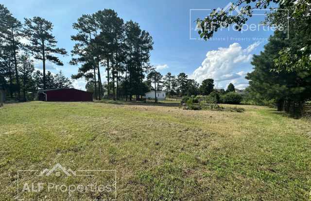 Renovated Farmhouse with Horse Facilities for 2 Horses on 1.92 Acres – Partially Furnished photos photos