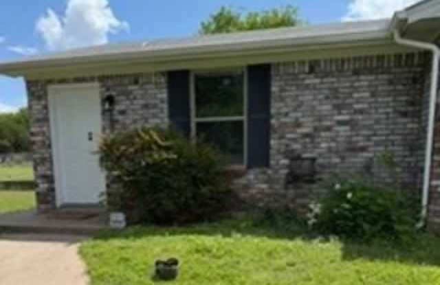 501 Bluebonnet Drive Gallery 1