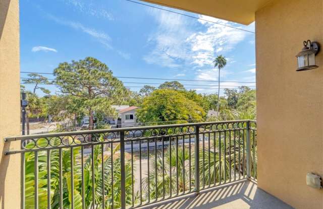 1268 11TH STREET - 1268 11th Street, Sarasota, FL 34236