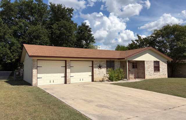 Relocate with Ease! Stylish Mid-Term Rental, All Utilities and Lawn Care Included! photos photos