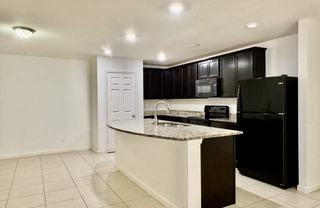 8709 LAKE GEORGE Circle E Gallery 4