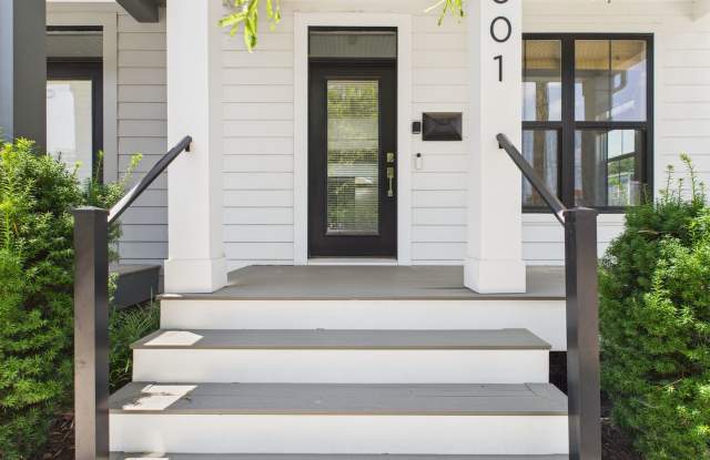 Newly Renovated 3 Bed 2.5 Bath home in Union Hill Available NOW!! photos photos