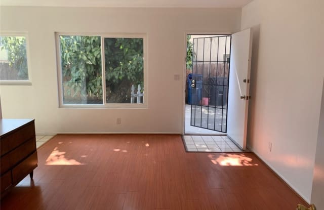 204 S Bushnell Avenue Gallery 3