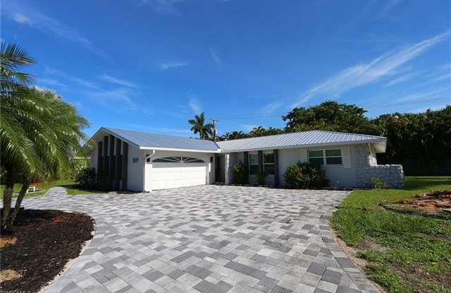 1137 N Town And River DR - 1137 North Town and River Drive, McGregor, FL 33919
