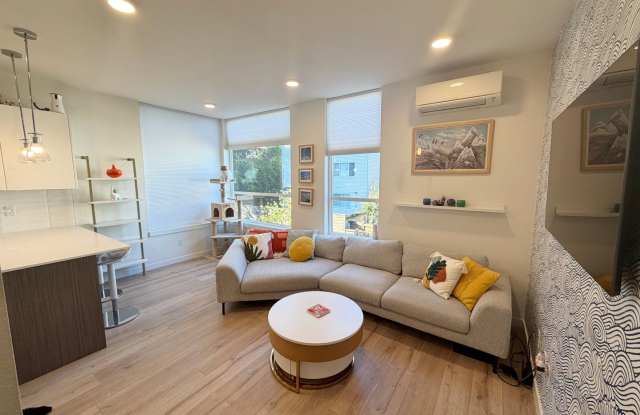 Chic 2-Bed, 2-Bath Townhome Gallery 3
