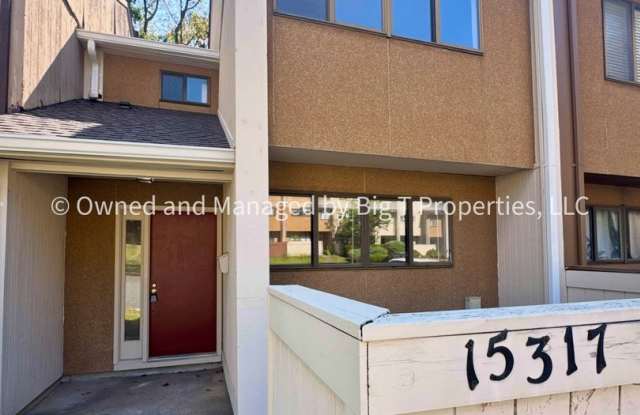 Beautifully updated huge townhouse in Woodbridge photos photos