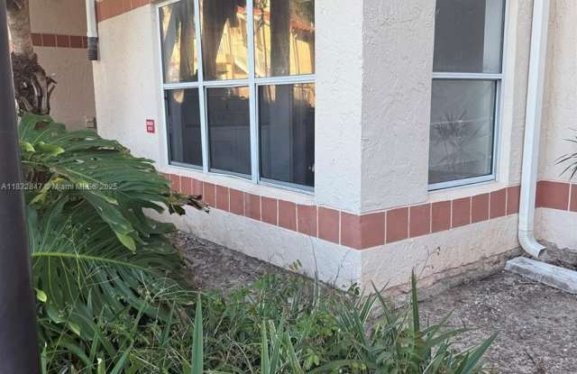 3320 N Pinewalk Dr N - 3320 Pinewalk Drive North, Margate, FL 33063