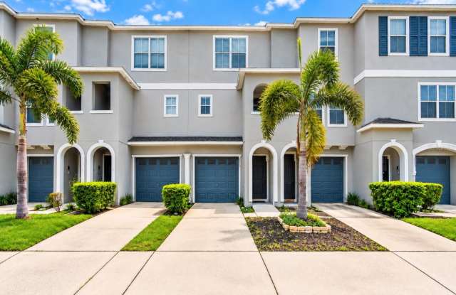 4887 TUSCAN LOON DR, TAMPA, FL 33619 Gallery 1