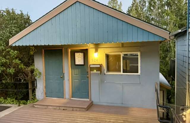 524 NE Maiden Lane photos photos