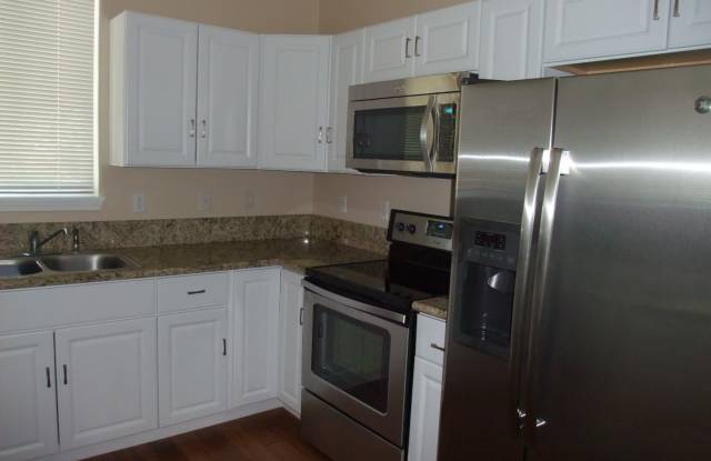 North Albany - Very Clean 5 Bedroom 2 1/2 Bath Home with A/C & Fenced Backyard Gallery 3