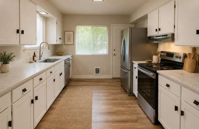 2 BEDROOM WEST VALLEY DUPLEX | GARAGE + RENT DROP + 1/2 OFF YOUR FIRST MONTH! Gallery 2