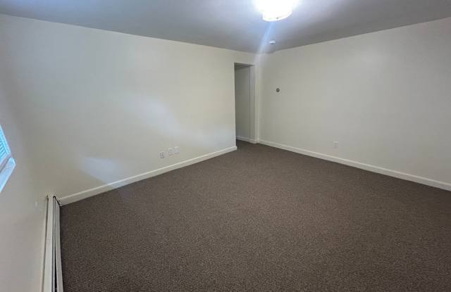 Charming Apartment Just off of Moody Gallery 4