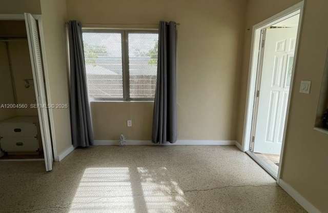 940 SW 10st photos photos