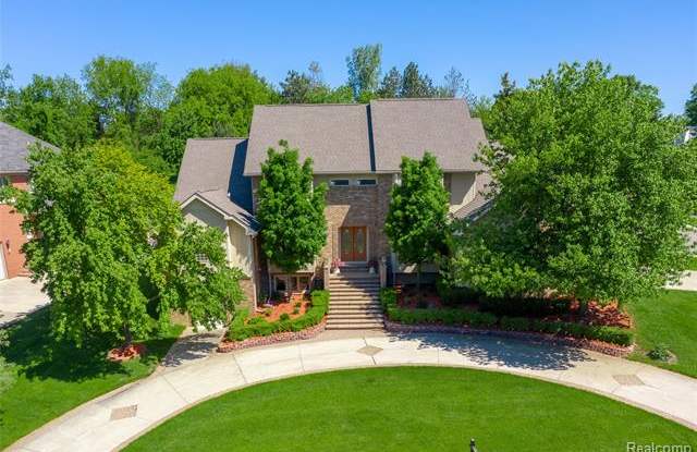 2030 BIRCHWOOD Way - 2030 Birchwood Way, Oakland County, MI 48302