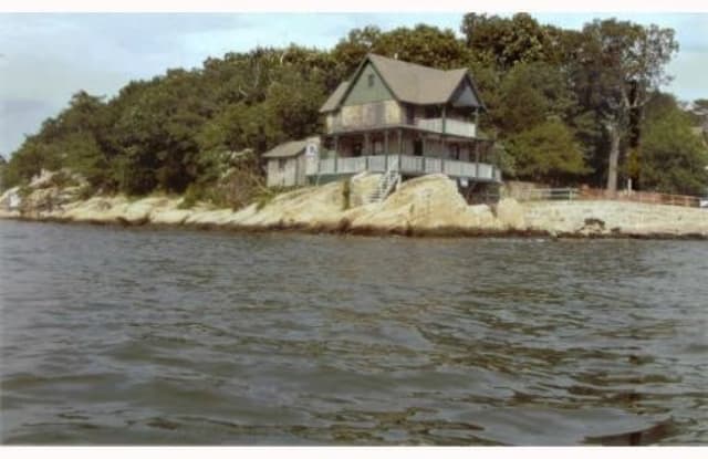 9 Parker Memorial Drive - 9 Parker Memorial Drive, Branford Center, CT 06405