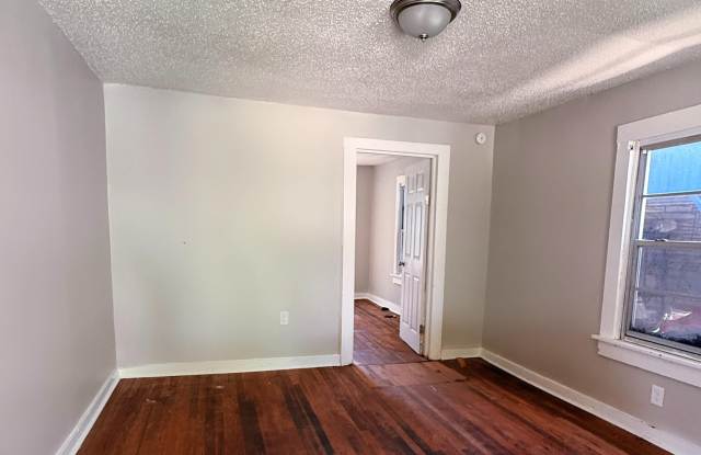 2133 Eldridge Avenue Gallery 3