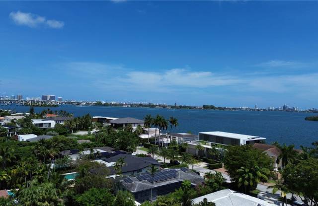 11445 N Bayshore Dr Gallery 3