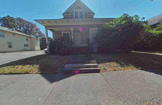 1 Bedroom Tri-Plex ~ Close to Campus ~ Cat Friendly photos photos