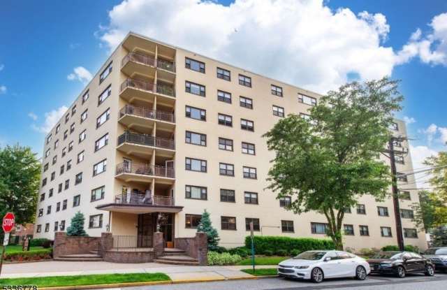 25 Grand Ave photos photos